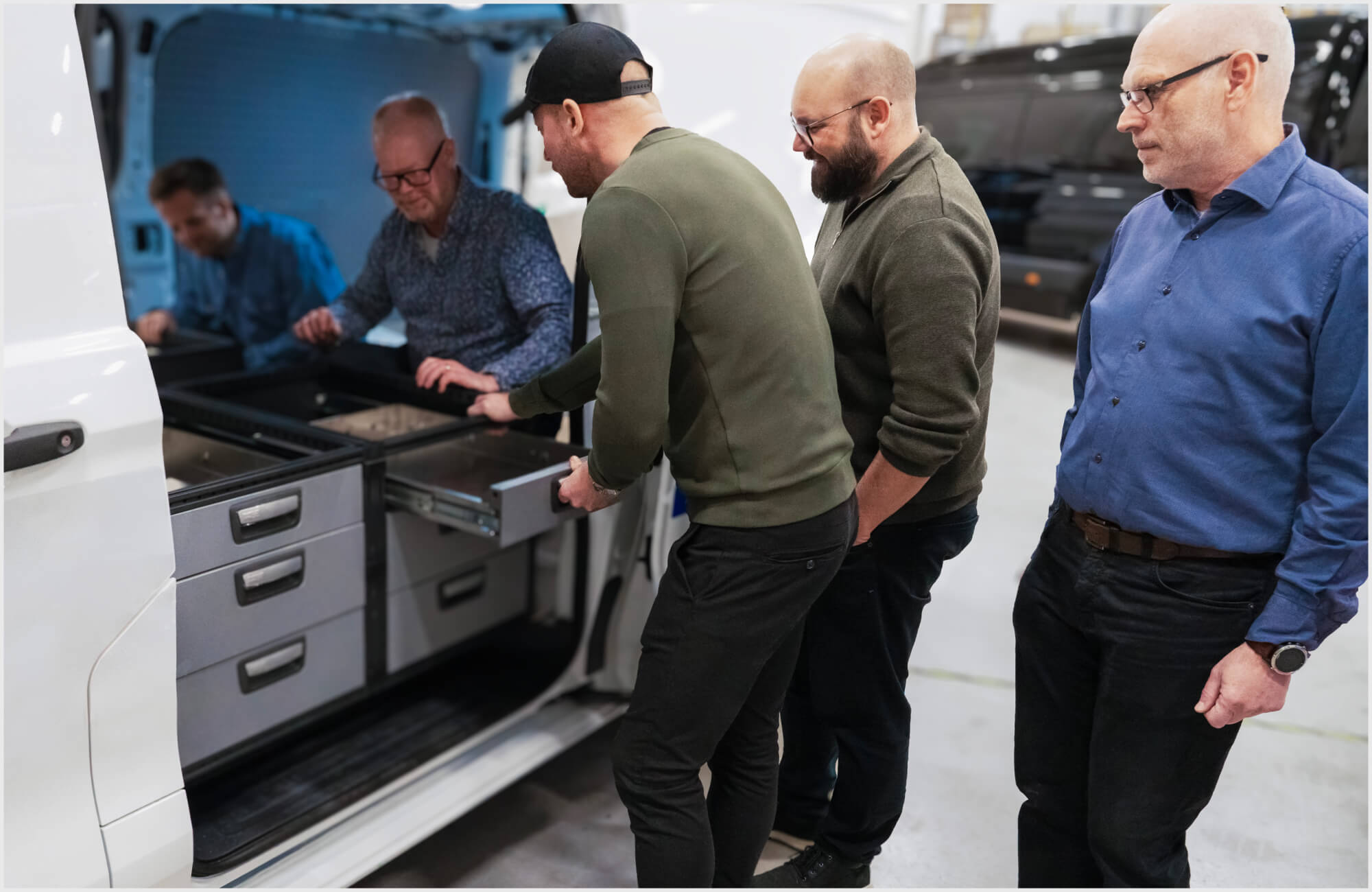 Kuinka Modul-System suunnittelee kestäviä pakettiautojen varusteratkaisuja